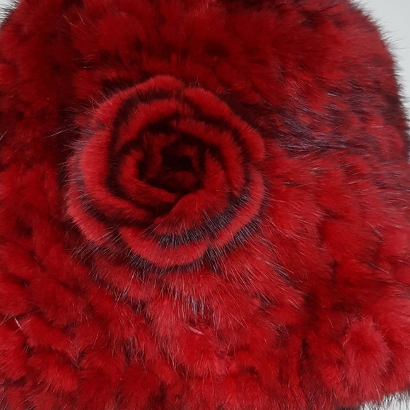 Knitted Mink Fur Hat with Rose - Picture 2 of 3